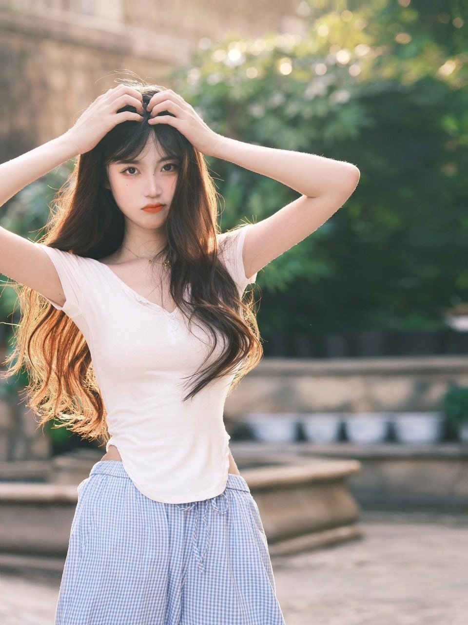 短期包养真相：月入5-20万，28%增长背后的甜与痛