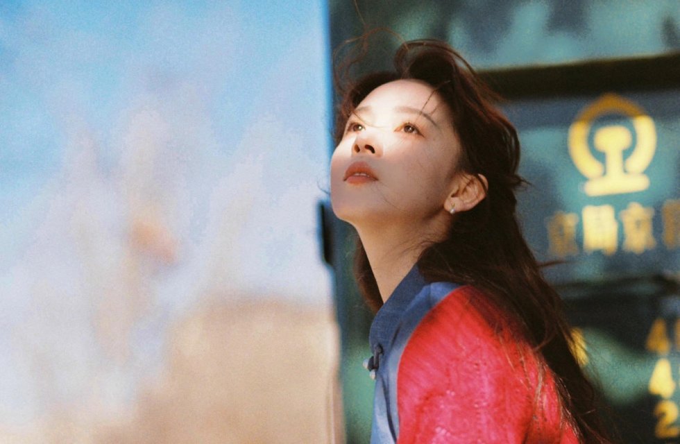 包养现象分析：从校园到社会的情感困境