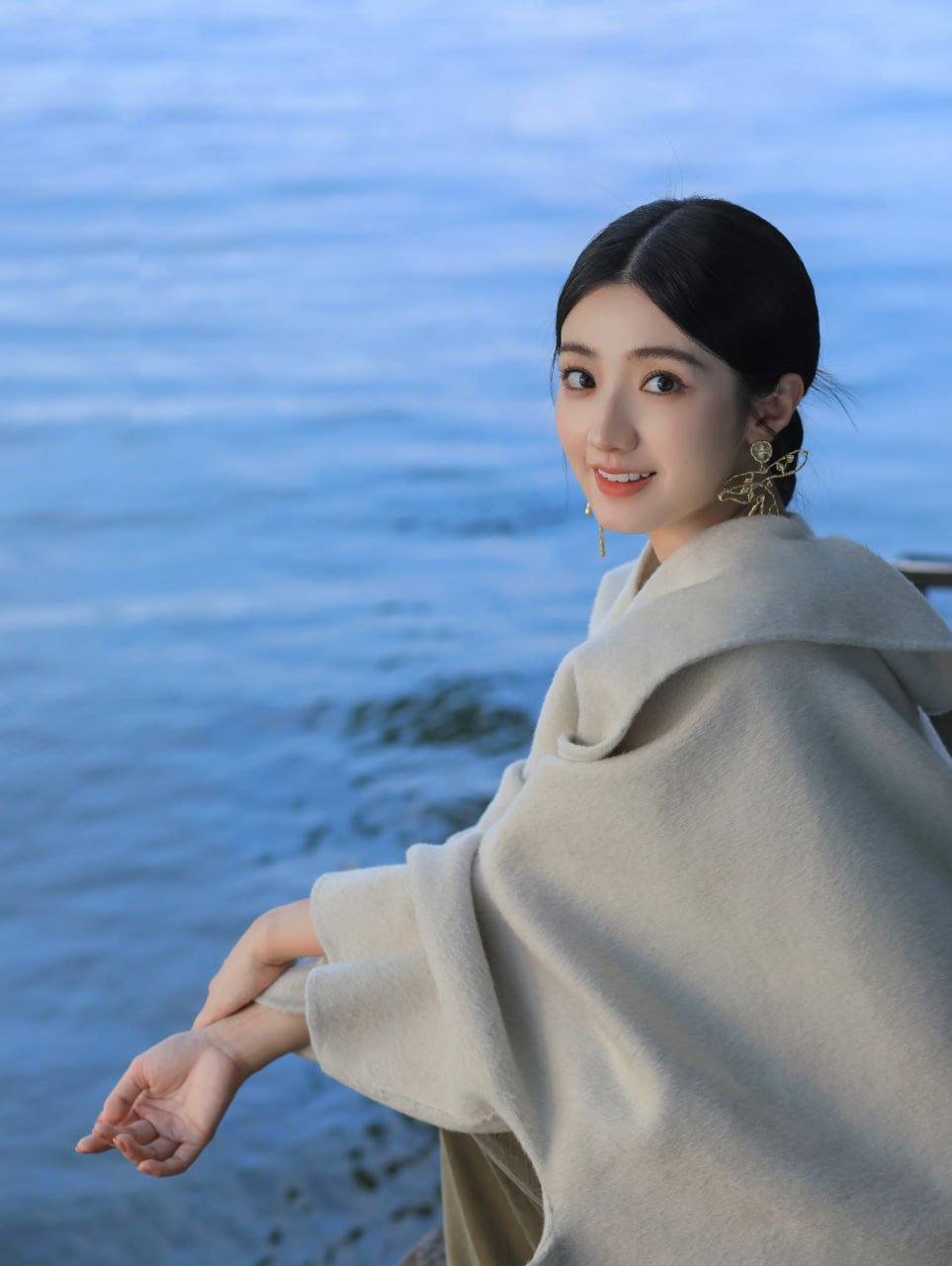 探索包养现象的多维度视角与心理变化