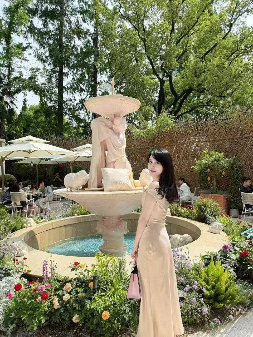 在惠州包养网红的日子里的情感与成长的交织