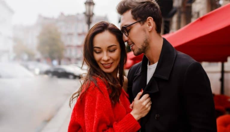 让你的女人时刻感受到被渴望、性感与美丽的20种方法